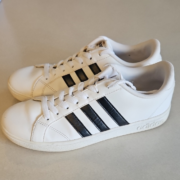Adidas Neo Sneakers - Picture 1 of 12